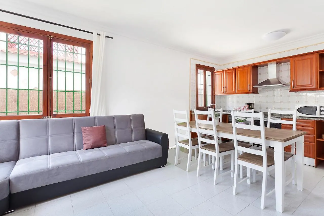 Villa Els Pins El Arenal  Spanien